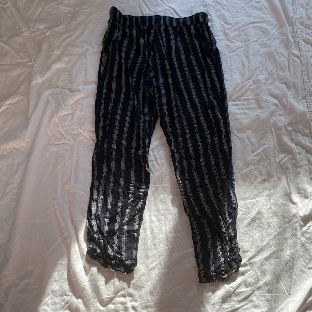 American Eagle Black and White Striped Pants